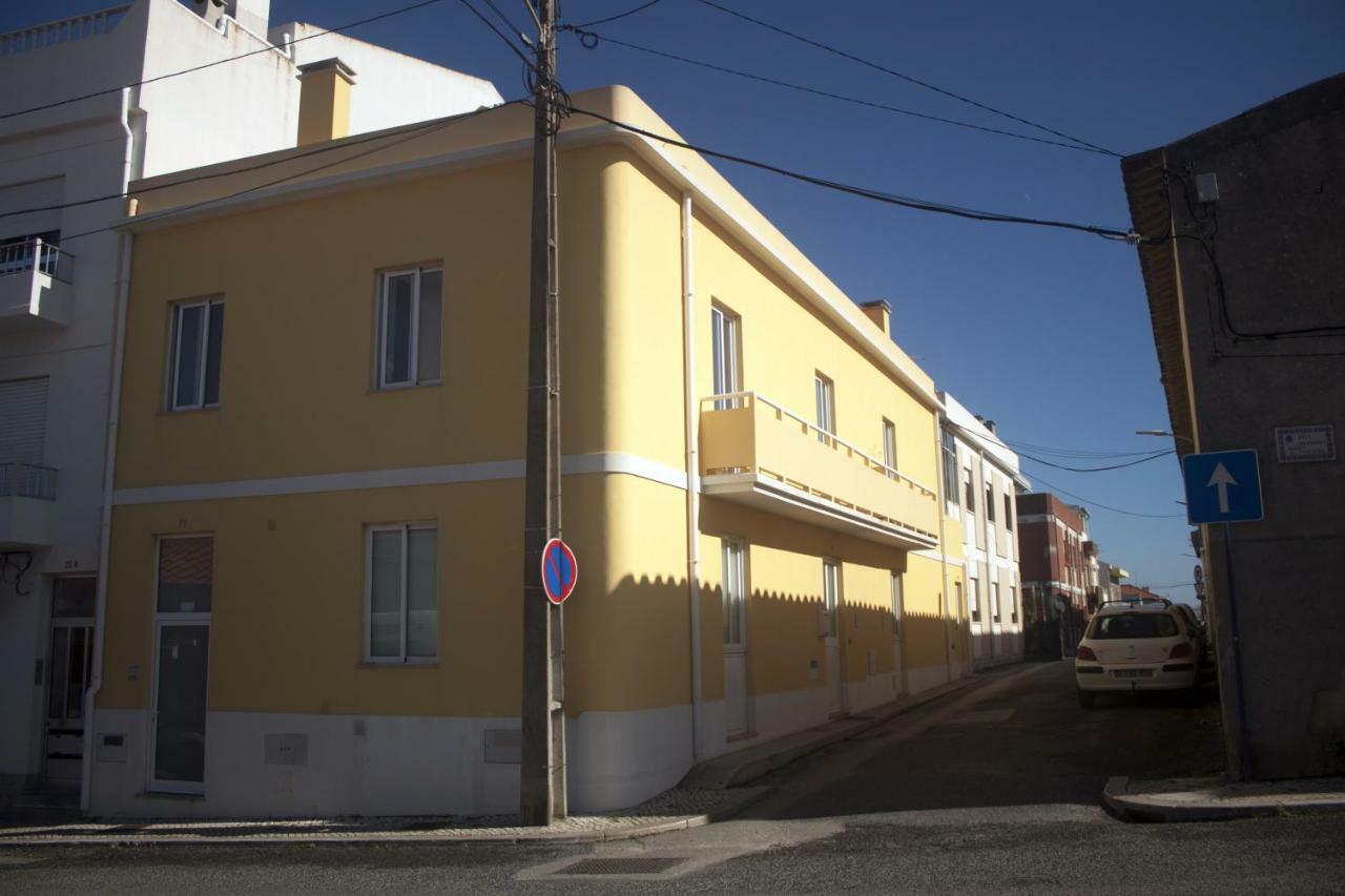 Friendly Peniche Apartment Екстер'єр фото